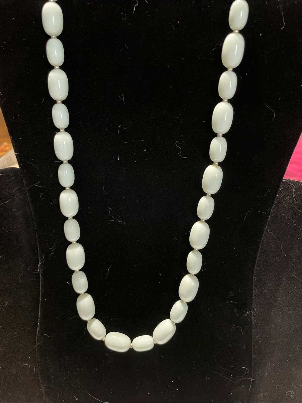 Elegant Pale Green Beaded Necklace M’s